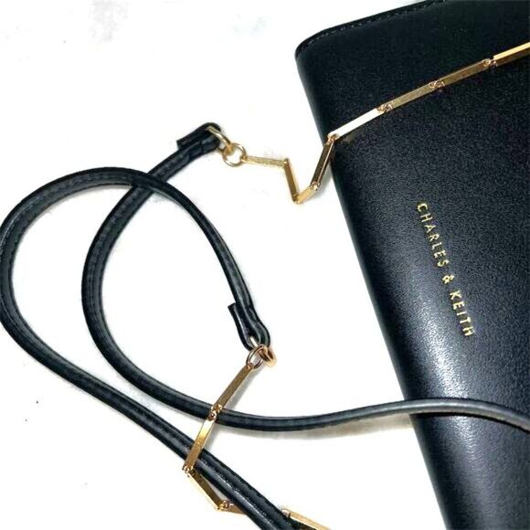 Charles & Keith Women\'s Black Wristlet Wallet with Push Lock main image 5